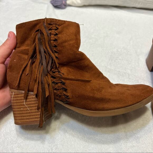 Maurices Faux Suede Cognac Brown Fringe Ankle Boots Size 7.5 - Picture 1 of 12